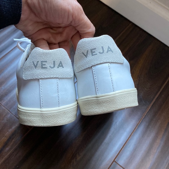 VEJA Esplar Leather Logo Sneakers - Picture 4 of 14